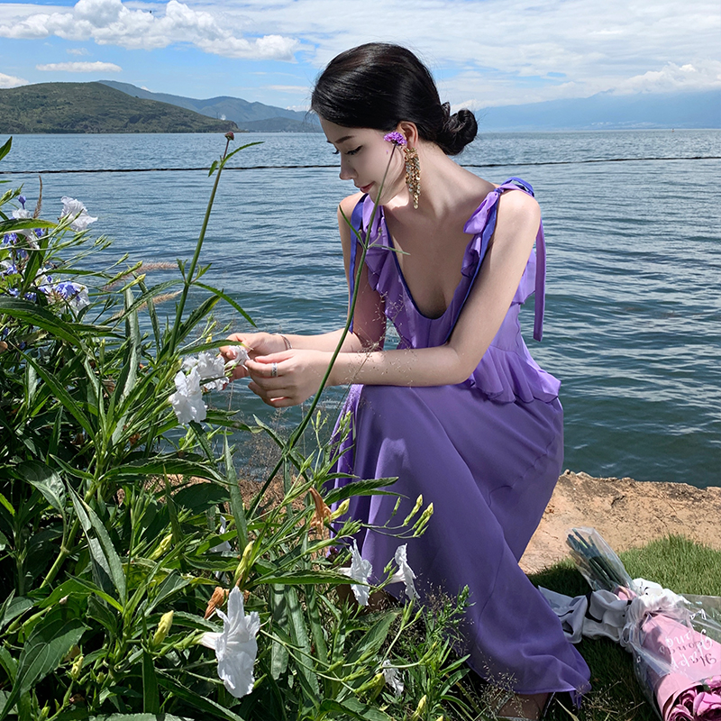 實拍設計感露背高級V領顯瘦荷葉邊夏季吊帶連衣裙女