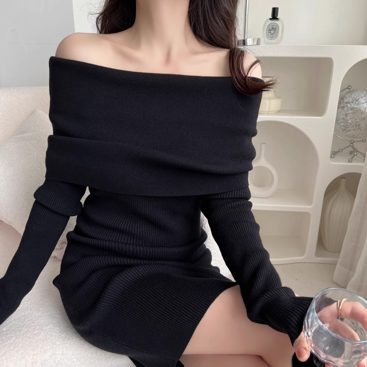 Red retro sexy knitted dress women's autumn and winter 2023 new slim one-shoulder short skirt hip-hugging skirt