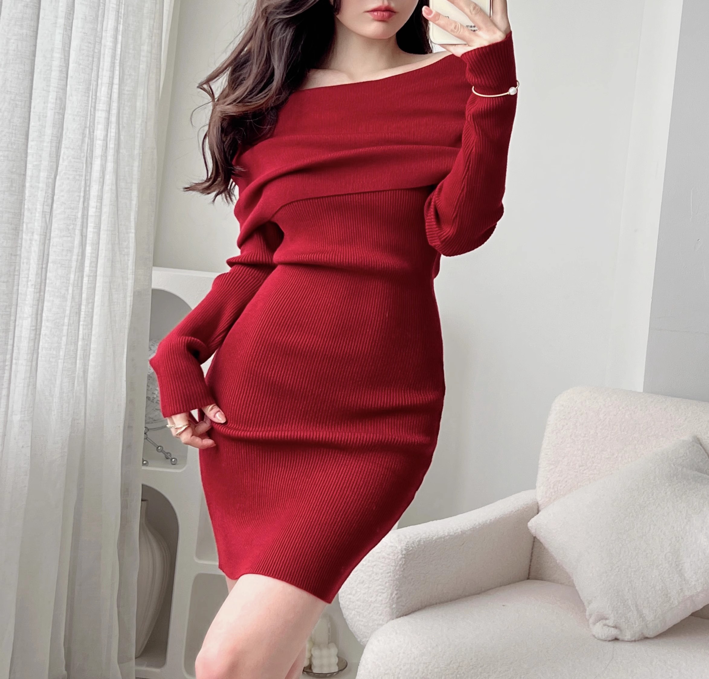 Red retro sexy knitted dress women's autumn and winter 2023 new slim one-shoulder short skirt hip-hugging skirt