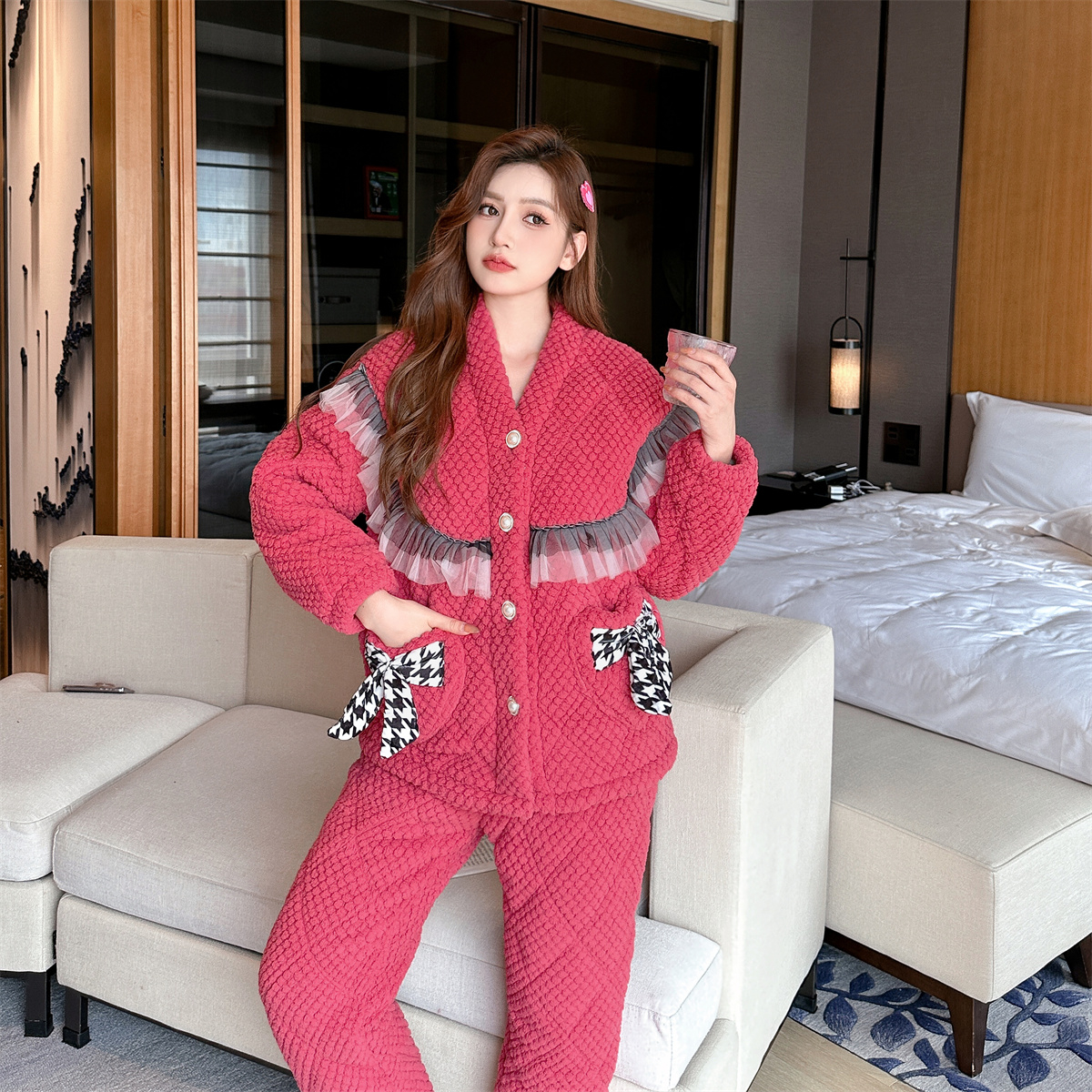 Aishang winter pajamas women's jacquard velvet V-neck small fragrance thickened three-layer quilted jacket home service