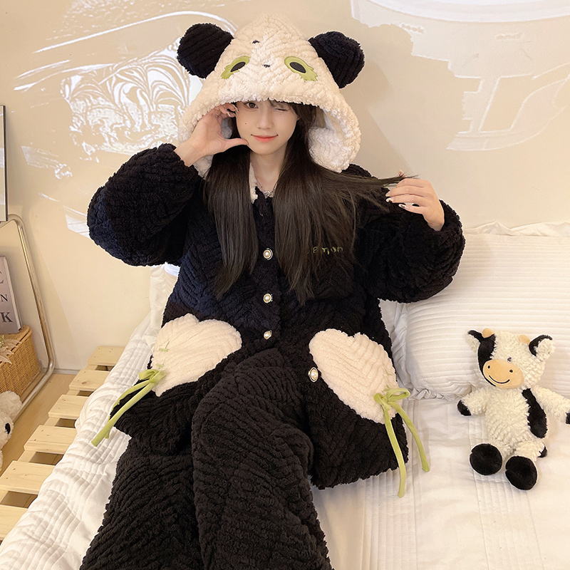 Ai Shang winter pajamas quilted women's strawberry bear hooded cute thickened three-layer quilted jacket home service