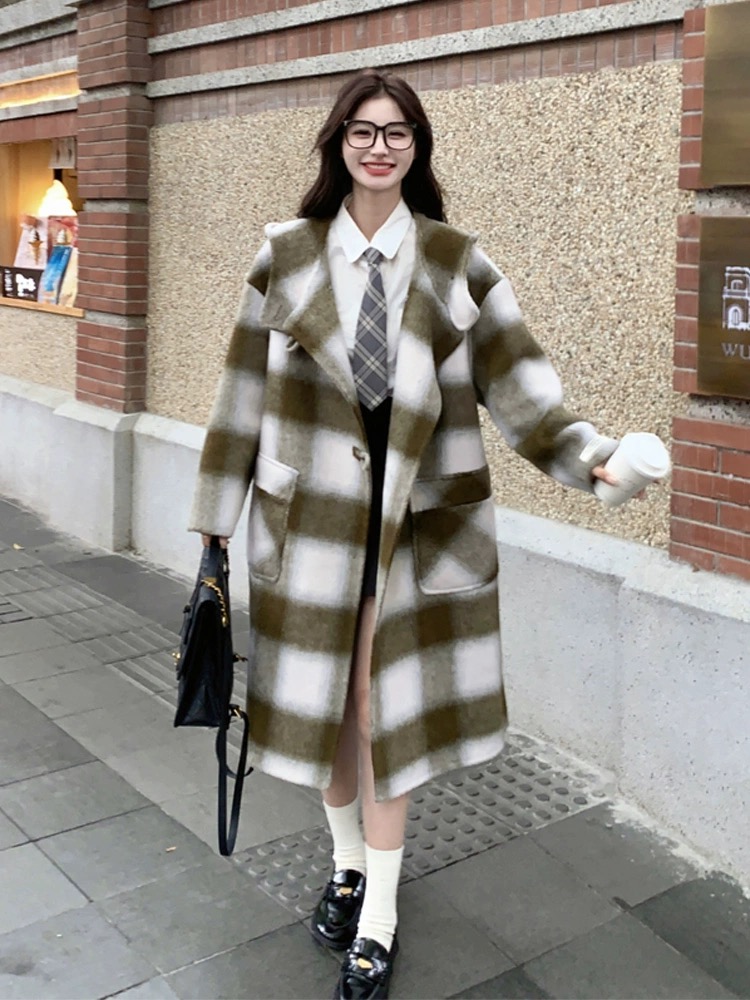 Green retro woolen coat for women autumn and winter 2023 new style French loose temperament high-end woolen coat