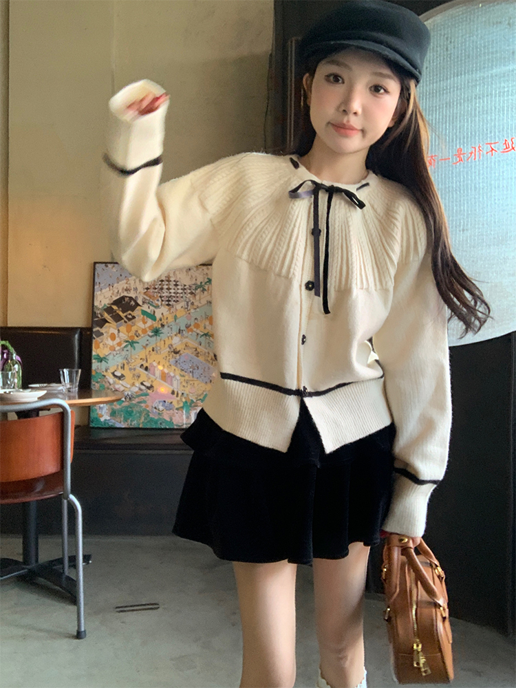 Actual shot of early spring Korean chic New Year simple design cardigan sweater + velvet skirt