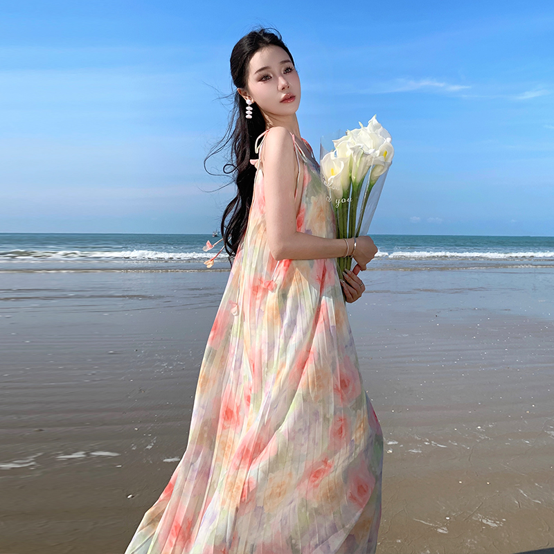 實拍高級感碎花連衣裙女夏季寬松氣質 度假吊帶長裙