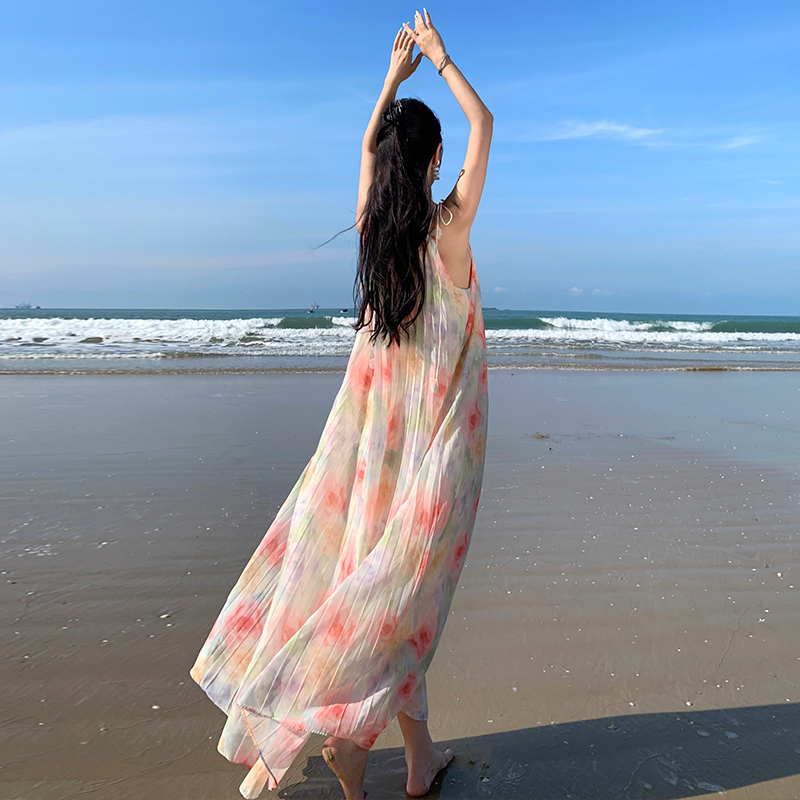 實拍高級感碎花連衣裙女夏季寬松氣質 度假吊帶長裙