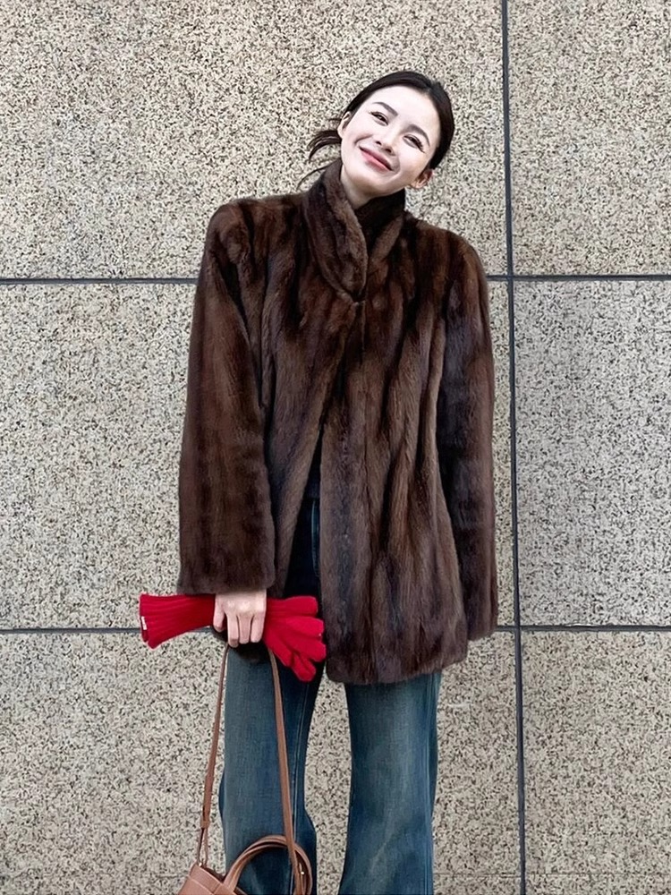 High-end and super good-looking lamb velvet fur coat for women winter new small furry eco-friendly fur top