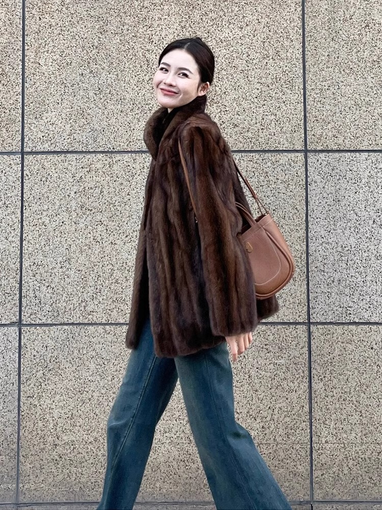 High-end and super good-looking lamb velvet fur coat for women winter new small furry eco-friendly fur top