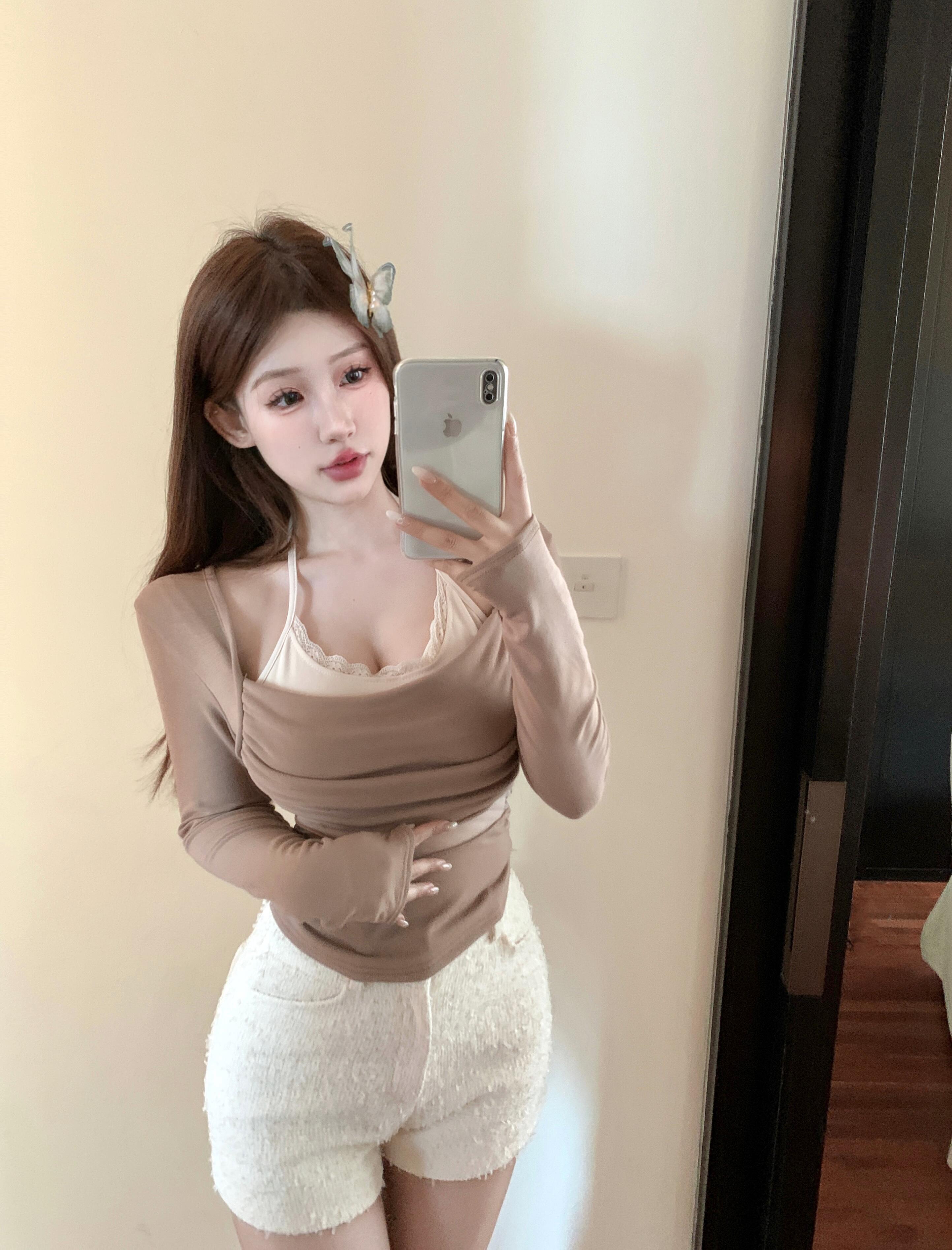 Real shot of hot girl fake two-piece plus velvet and brushed mesh stitching slimming bottoming long-sleeved T-shirt top