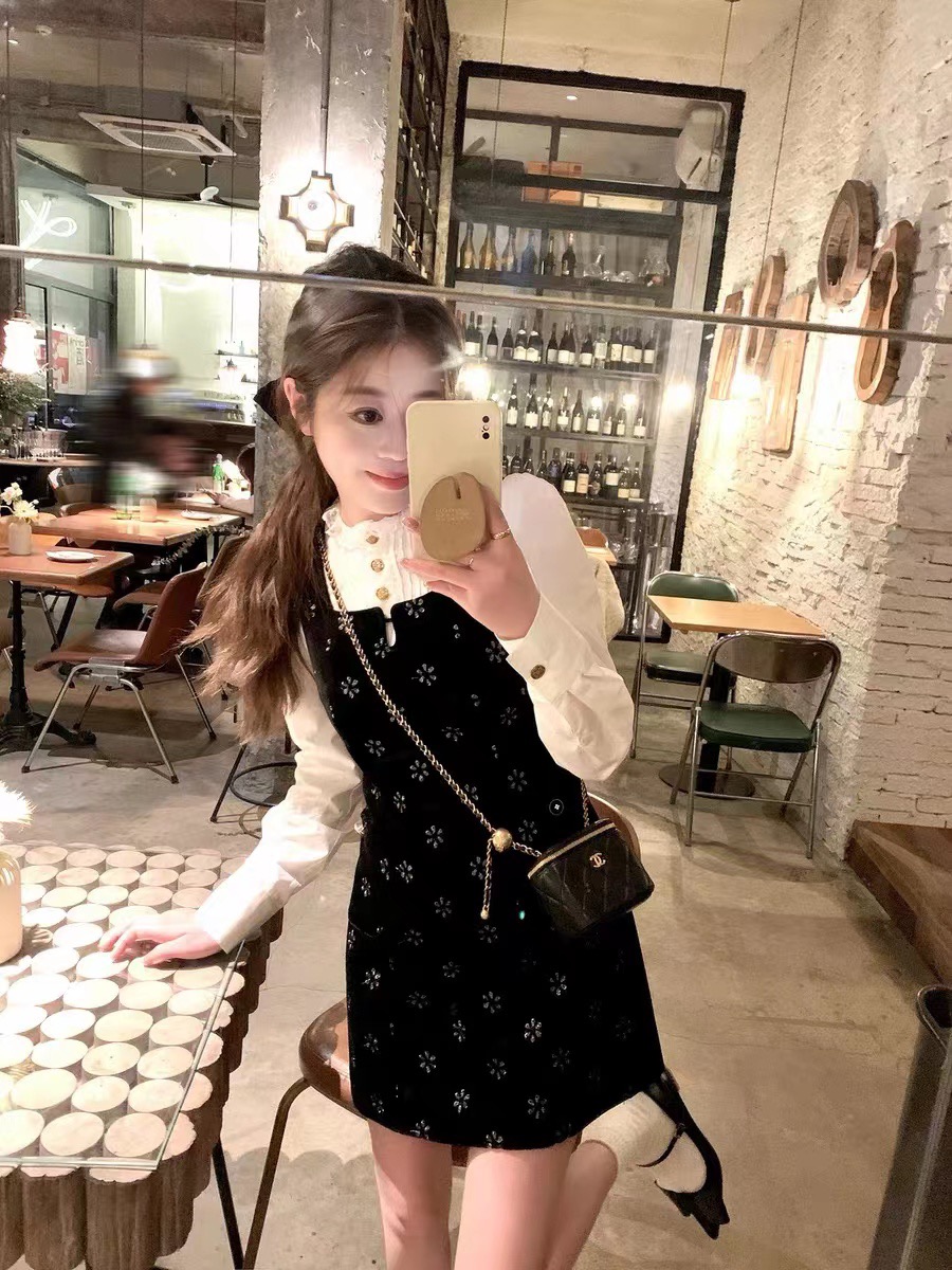 Autumn and winter slimming and temperament Hepburn style black velvet suspender skirt for women layered with inner shirt two-piece set