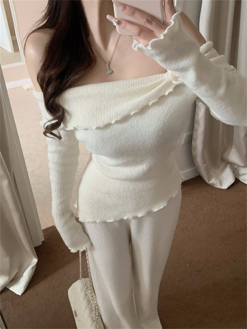 Actual shot of the new autumn and winter one-line neckline flower off-shoulder temperament sweater slimming top