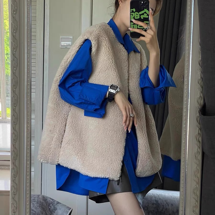 Dongdaemun's new lamb velvet vest, new autumn and winter clothing, layered sleeveless waistcoat jacket