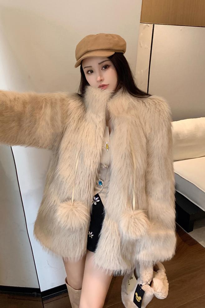 Real shot of Xiaohuajia Elf Snowball  Winter Fox Fur Home Fur Coat New Young Fur Coat