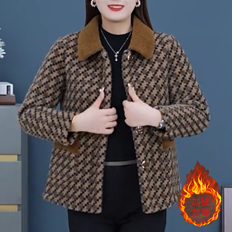 Middle-aged mothers autumn and winter fashionable foreign style coats new style middle-aged and elderly ladies wear plaid square collar
