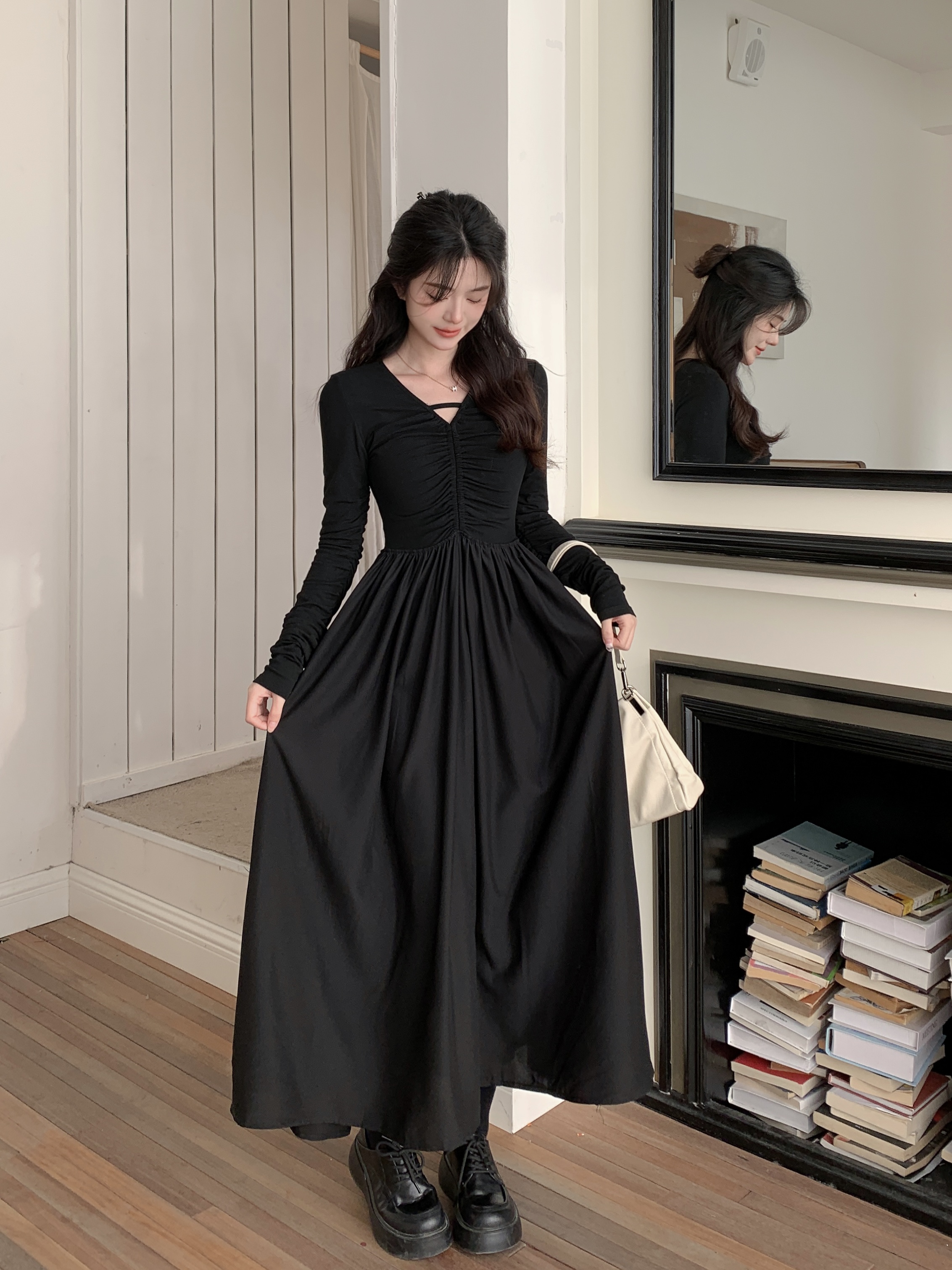 实拍 大码女装法式黑色气质连衣裙女2024春季设计感收腰显瘦裙子
