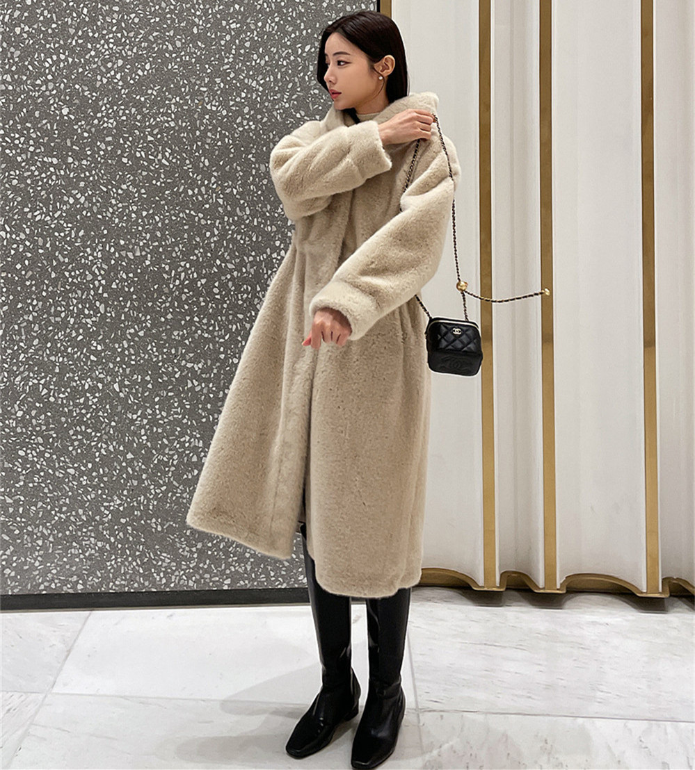 High-end temperament mink fur loose long coat for women  new hooded fur one-piece mink velvet long coat
