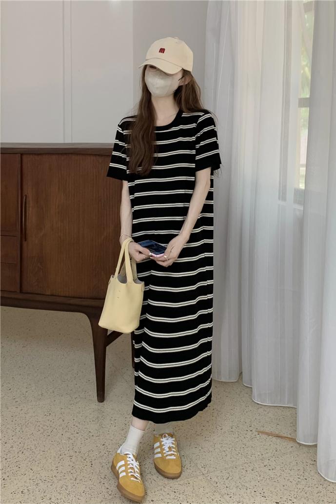 实拍 春季~2024年韩版减龄条纹宽松直筒针织短袖连衣裙女
