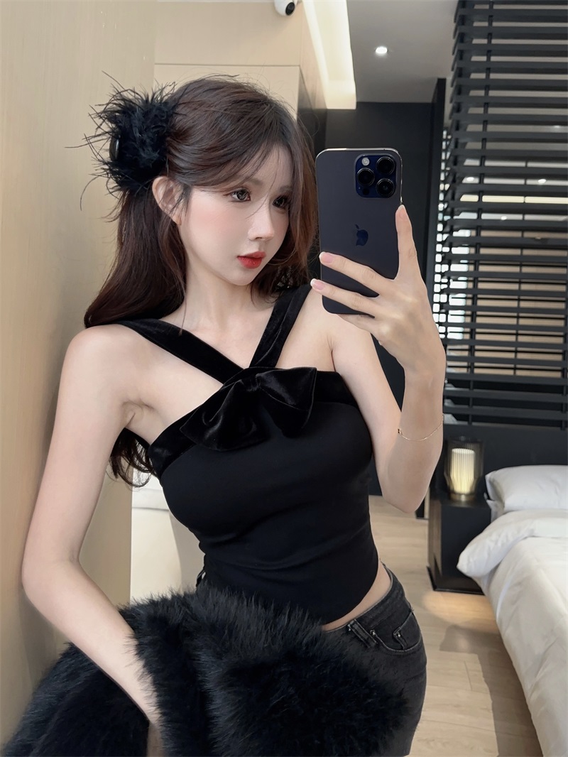 Real shot!  !  Velvet bow camisole for women in autumn and winter rich family bottoming with sexy top
