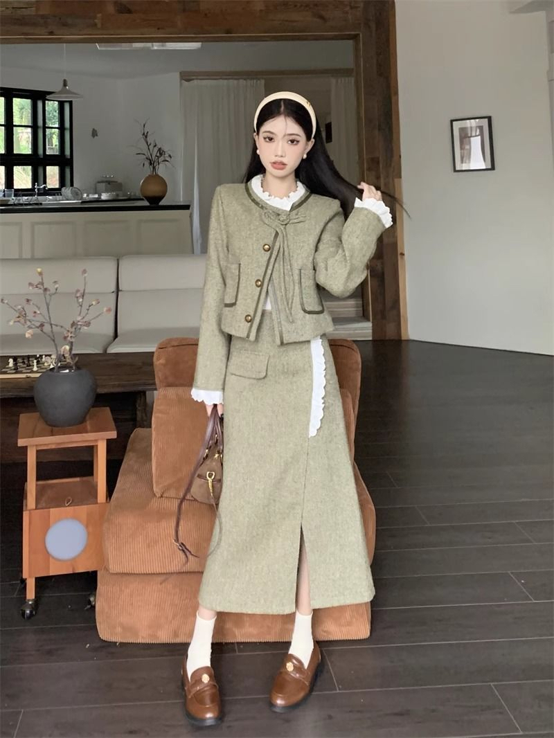 Xiaoxiangfeng lace splicing short long-sleeved jacket slit skirt for women autumn and winter  new fashion two-piece set