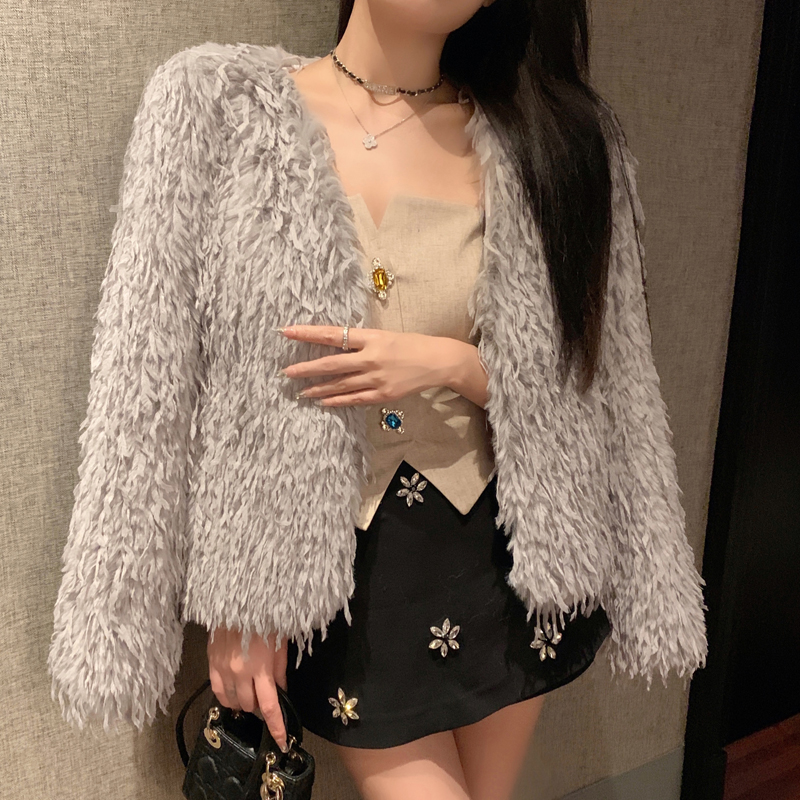 Real shot of new winter tassel braided fur coat for women short fox raccoon fur coat young Haining