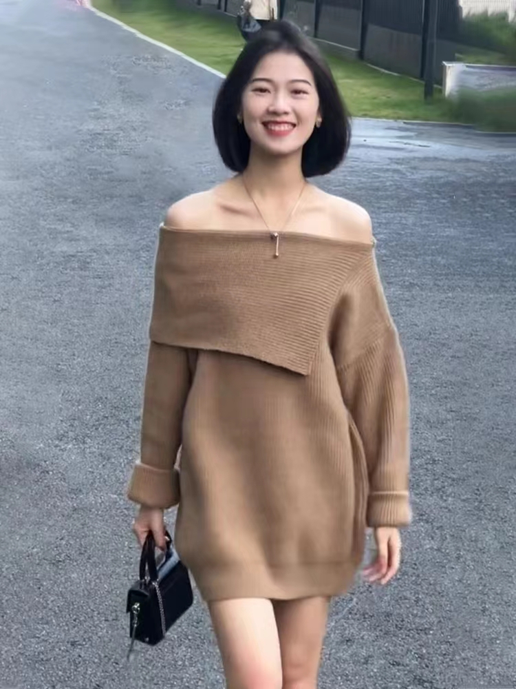 Hong Kong style retro chic one-shoulder sweater for women autumn and winter 2024 new mid-length off-shoulder knitted dress