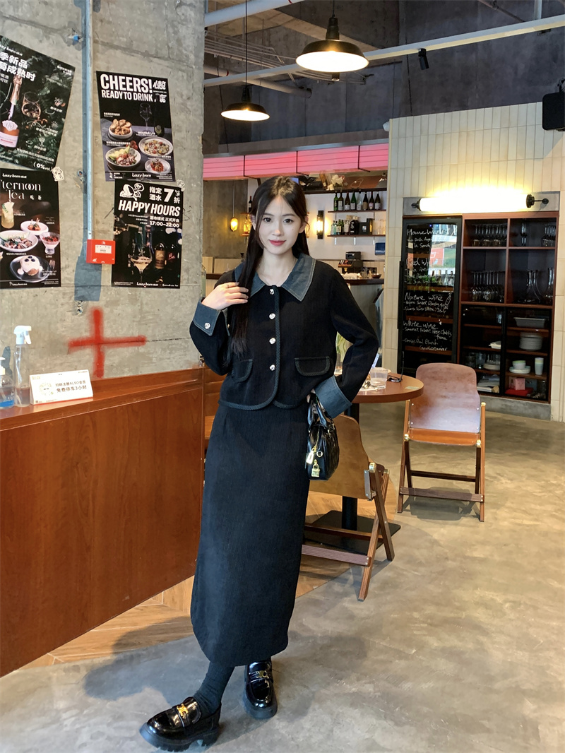 Actual shot of Korean style Xiaoxiang style short spliced ​​denim lapel jacket + high waist skirt suit