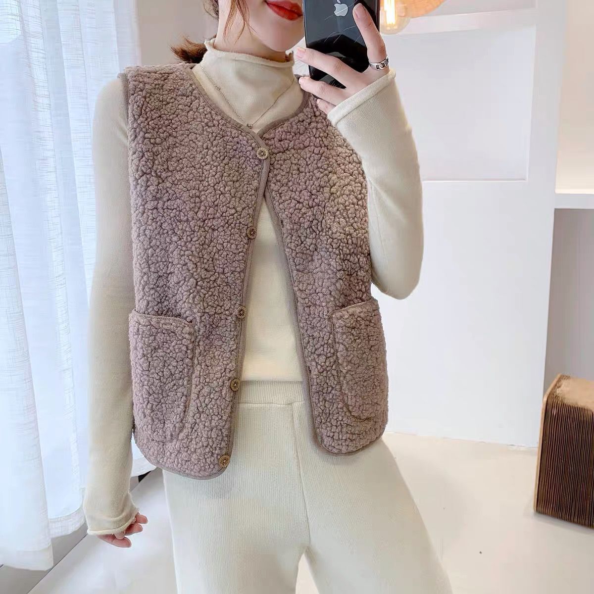 Vest for women, autumn and winter short Korean style fur one-piece lamb plush versatile vest vest jacket
