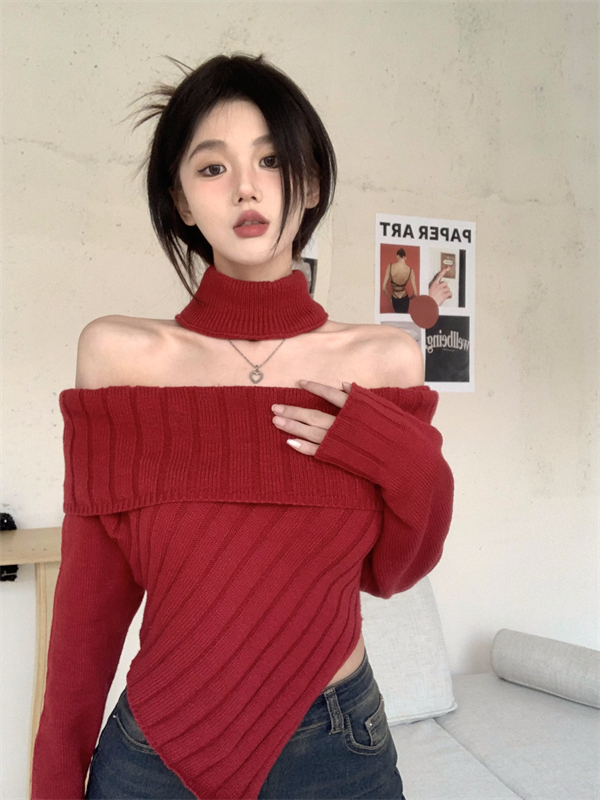 Real shot of sweet and spicy off-shoulder sweater with irregular design, short top, New Year’s red sweater