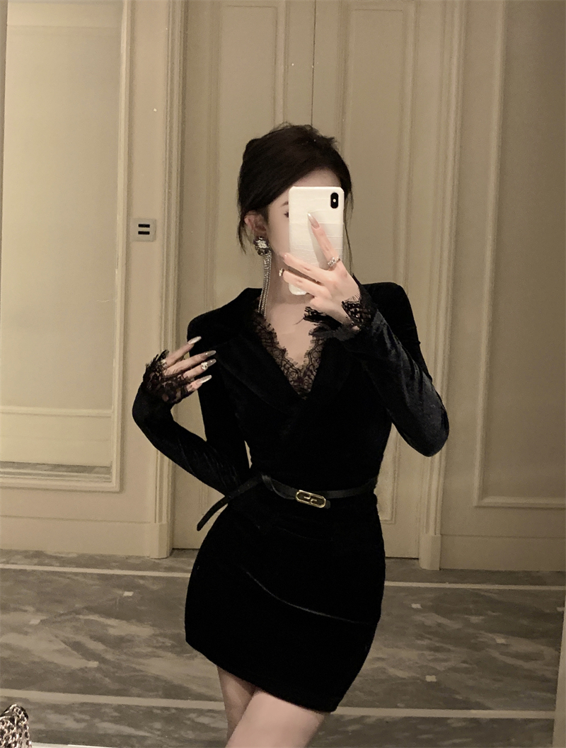 Real shot of high-end black suit, lace, early spring, French ladylike temperament, waist-slimming short skirt