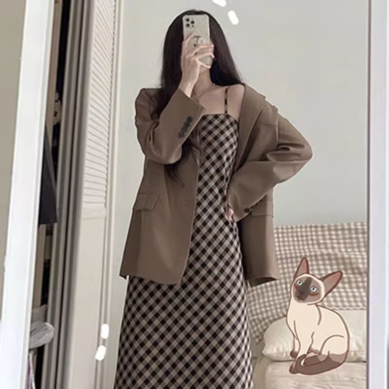 Suit suspender plaid dress women's spring and autumn long skirt Korean drama Xiaoxiang two-piece suit early spring