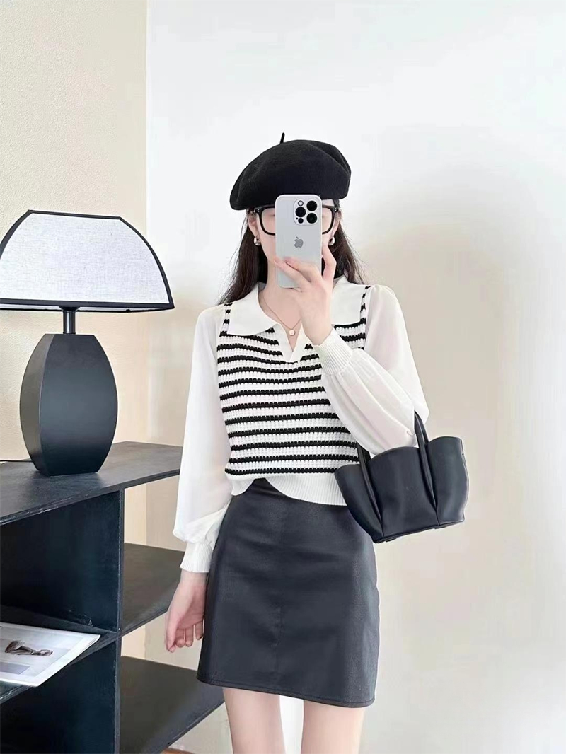 Polo collar striped patchwork long sleeved base sweater new Korean version versatile temperament sweet thin knit sweater