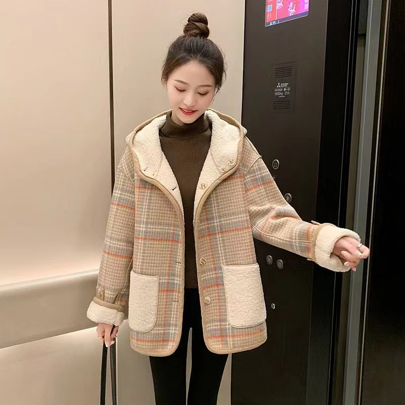 Xiaoxiangfeng woolen coat for women 2024 spring and autumn new hooded houndstooth lamb velvet long temperament woolen coat