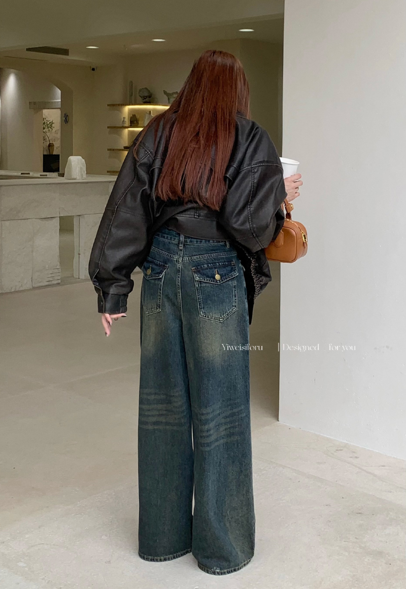 Actual shot of early spring loose wide-leg washed retro nostalgic straight floor-length denim trousers