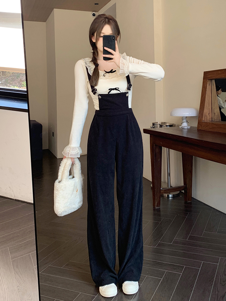 Real shot of age-reducing knitted versatile casual bottoming shirt, slimming loose wide-leg pants and overalls two-piece set
