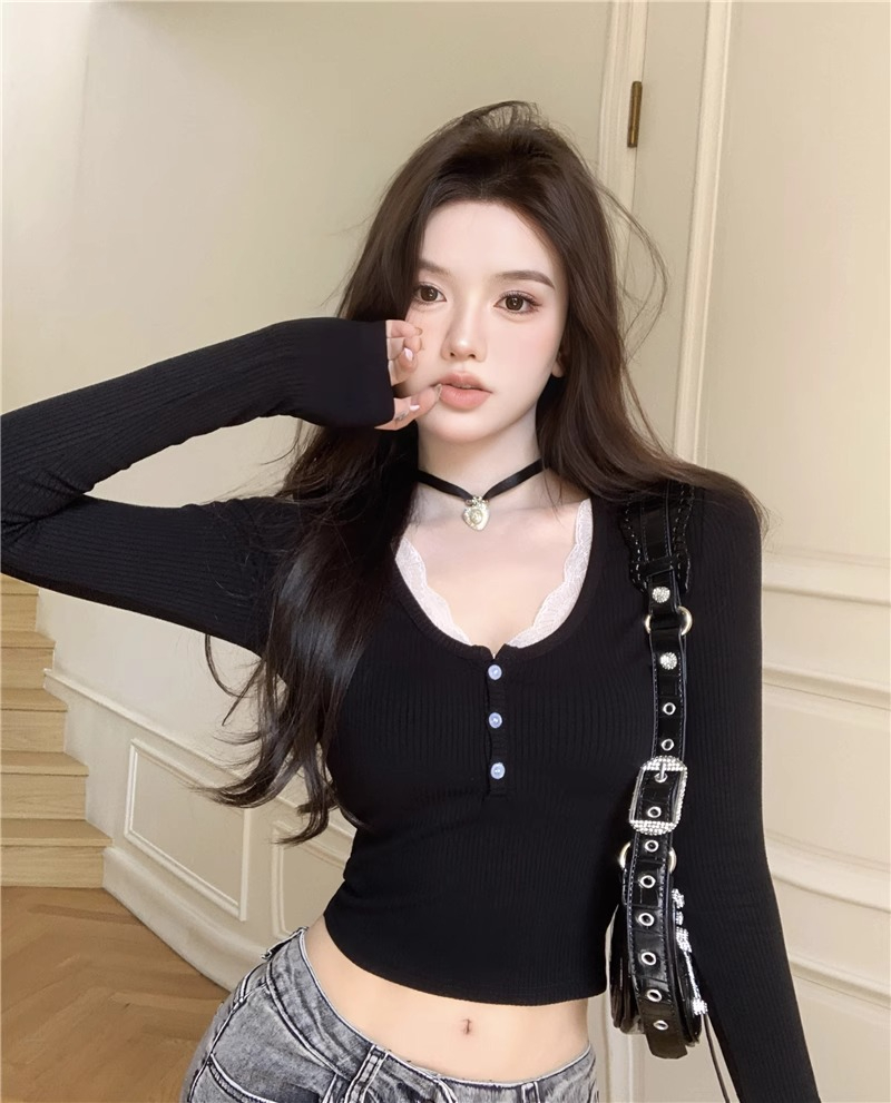 Official picture Pure lust style long-sleeved T-shirt for women in spring and autumn design niche lace splicing slim short bottoming shirt top