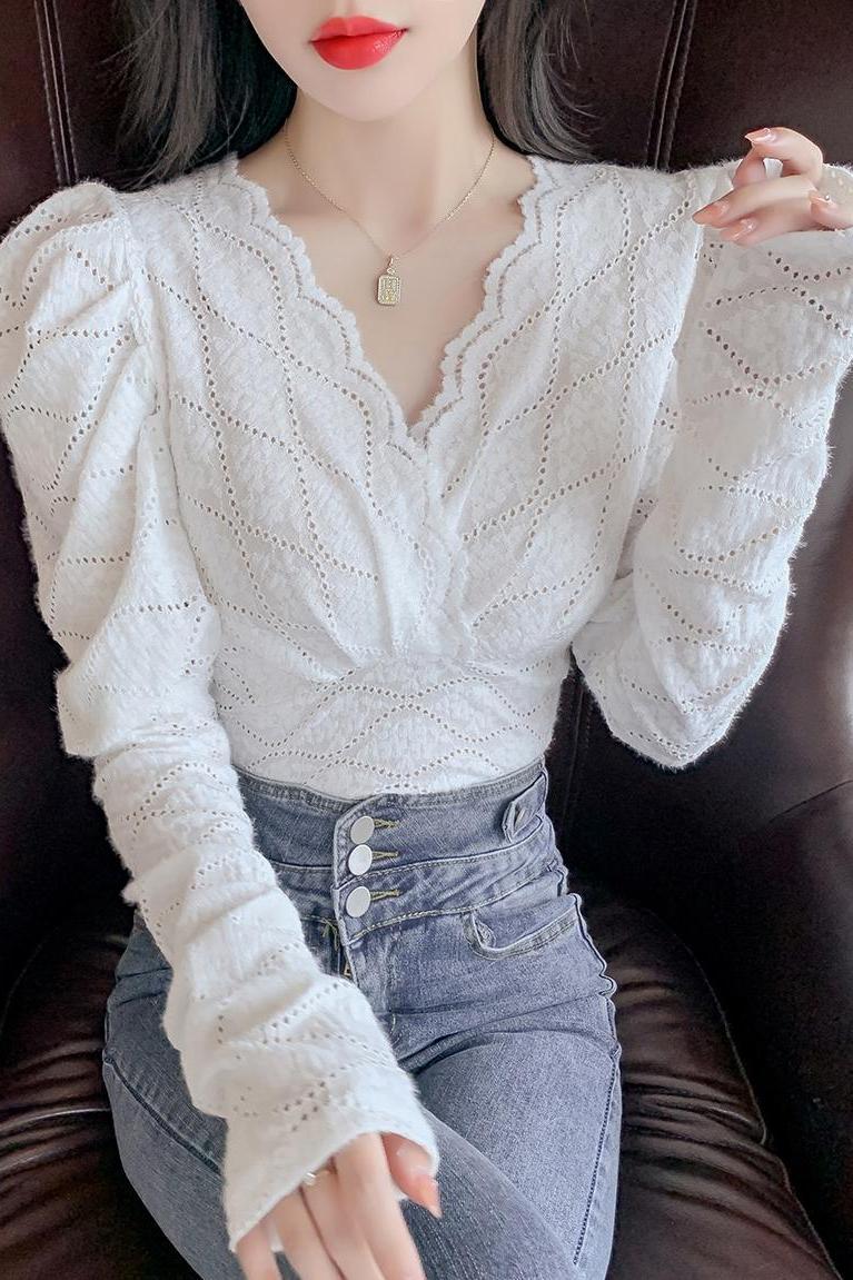 Real shot!  2024 spring V-neck brushed hollow lace shirt women's autumn and winter new inner layering shirt long-sleeved top