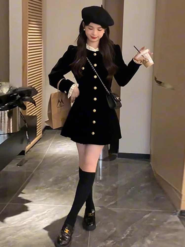 Hepburn Xiaoxiang style velvet dress women's spring 2024 new high-end waist slimming A-line skirt