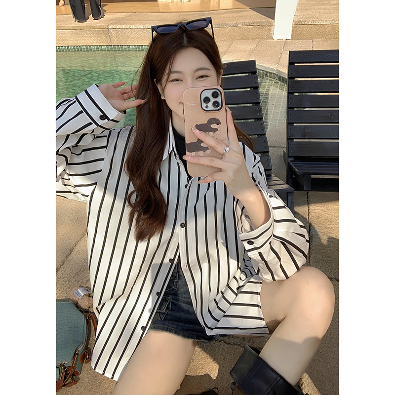 Real shot Korean style chic striped shirt for women Hong Kong style retro loose slimming mid-length top