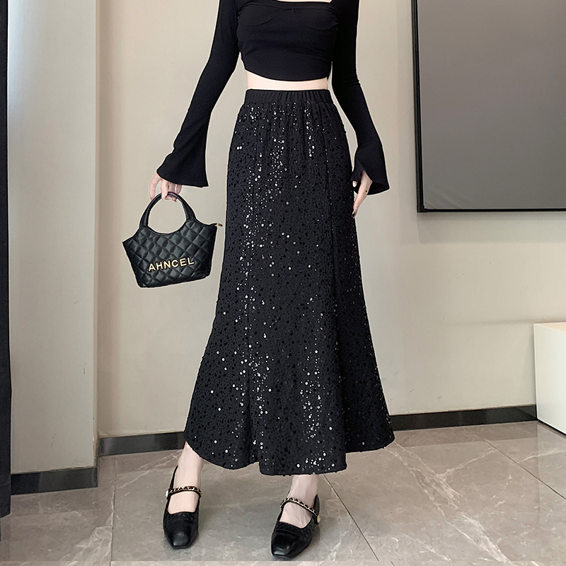 Real time photo of heavy industry sequin fish tail skirt for women in spring 2024, high waisted and hip wrapped skirt, high-end French style temperament long skirt