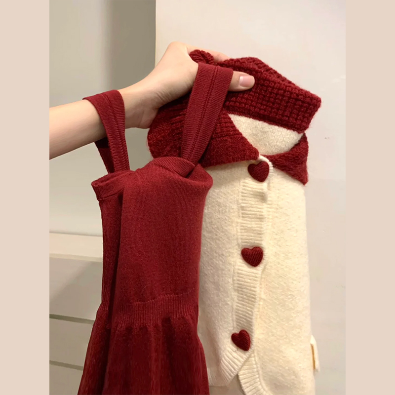 深秋冬季搭配一整套红色内搭连衣裙女小个子香风新年套装过年战袍