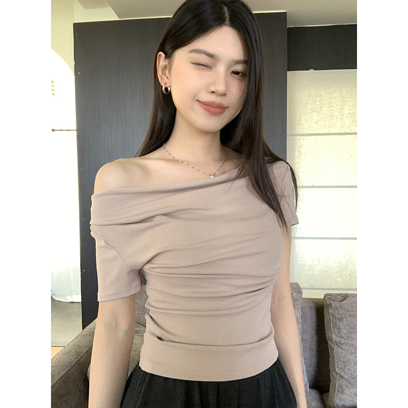 Real shot of spring and summer pleated slim bottoming shirt short top for women 2024 new temperament one-shoulder sweet top