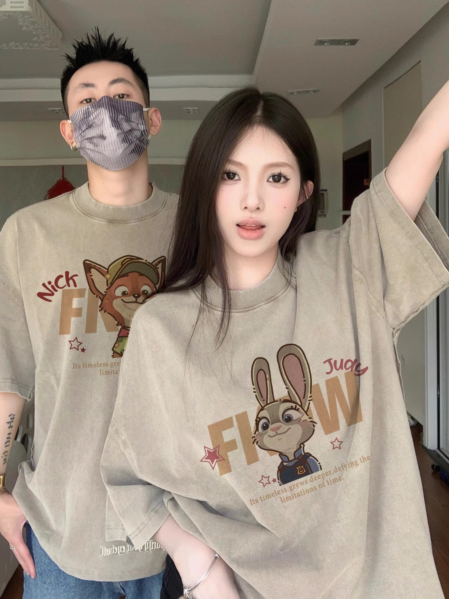 Different couple wear short-sleeved early spring 2024 summer T-shirt high-end design Valentine's Day suit clothes trendy
