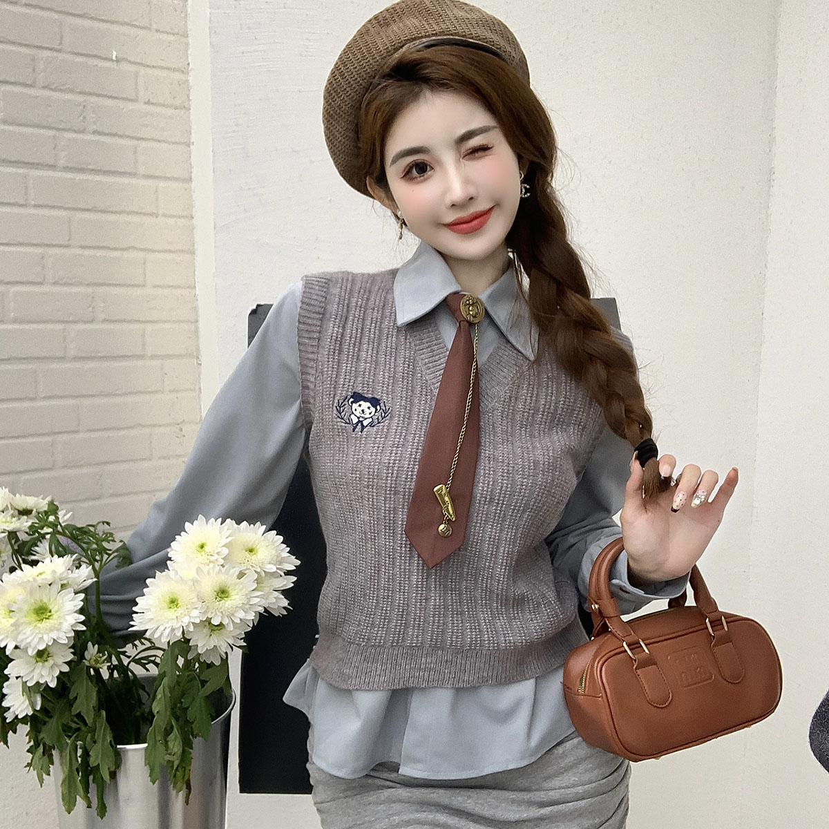 实拍韩系3件套减龄设计感拼色领带衬衫女刺绣V领针织马甲套装