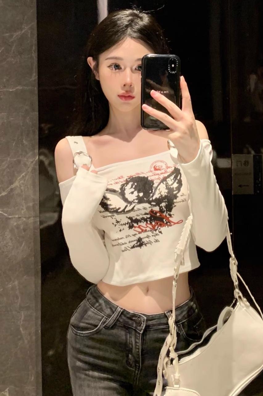 Printed long-sleeved T-shirt for women in spring and autumn hot girls short one-shoulder off-shoulder top with niche design
