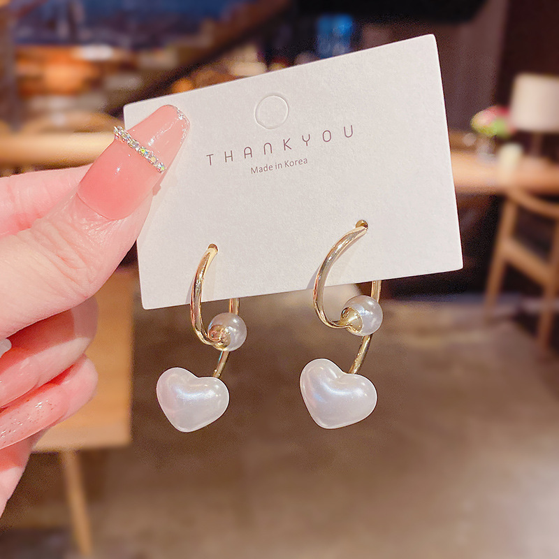 Actual shot of S925 Silver Needle Korean version of the new personality cold style pearl earrings forest style Internet celebrity same style earrings