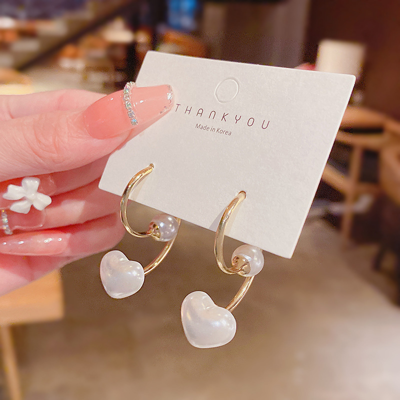 Actual shot of S925 Silver Needle Korean version of the new personality cold style pearl earrings forest style Internet celebrity same style earrings