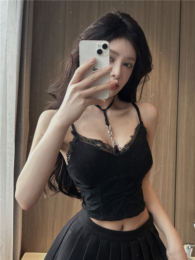 Real shot of sexy lace V-neck suspender, beautiful back, tube top, camisole short top for women