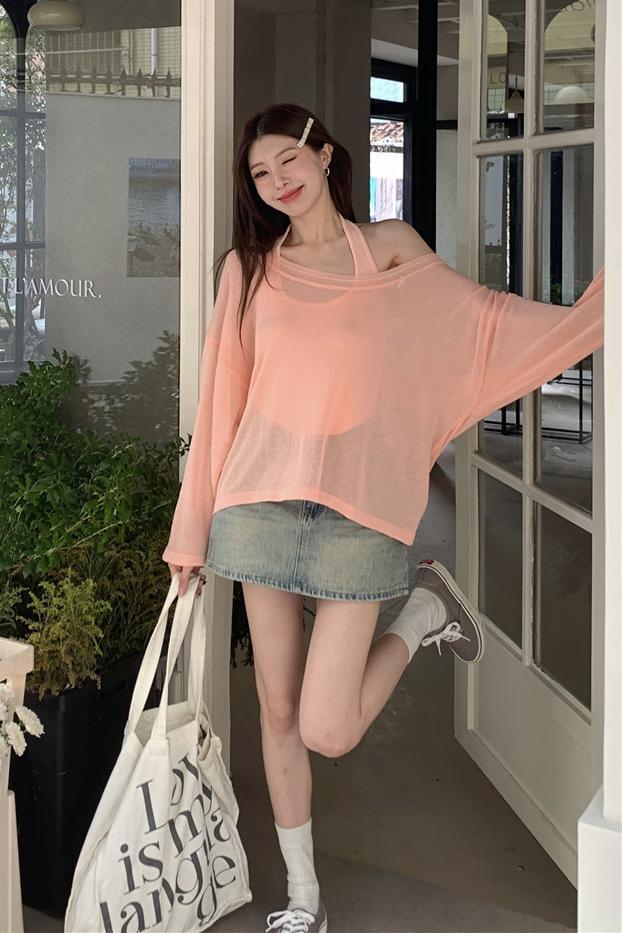 Actual shot of spring new style ~ gentle knitted top, thin long-sleeved sun protection blouse, swallowtail halter neck suspender