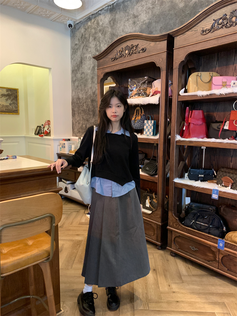 Real shot~~Two pieces of irregular sweatshirt top + skirt for spring vacation~