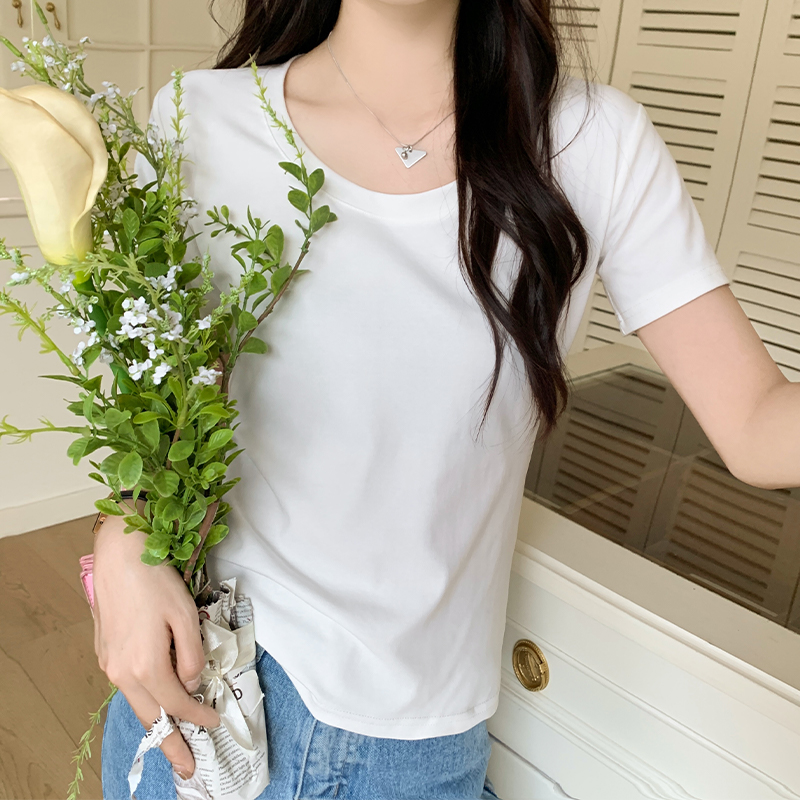 Real shot of white cotton short-sleeved T-shirt for women in spring and summer basic solid color U-neck clavicle right shoulder half-sleeved top