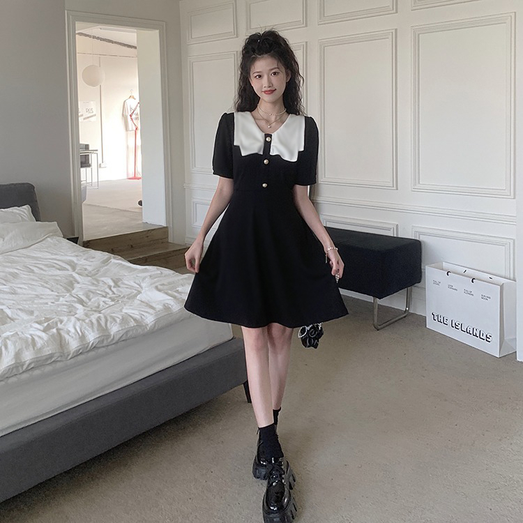2024 new summer style French niche Hepburn style dress with design, waist and temperament, slimming skirt
